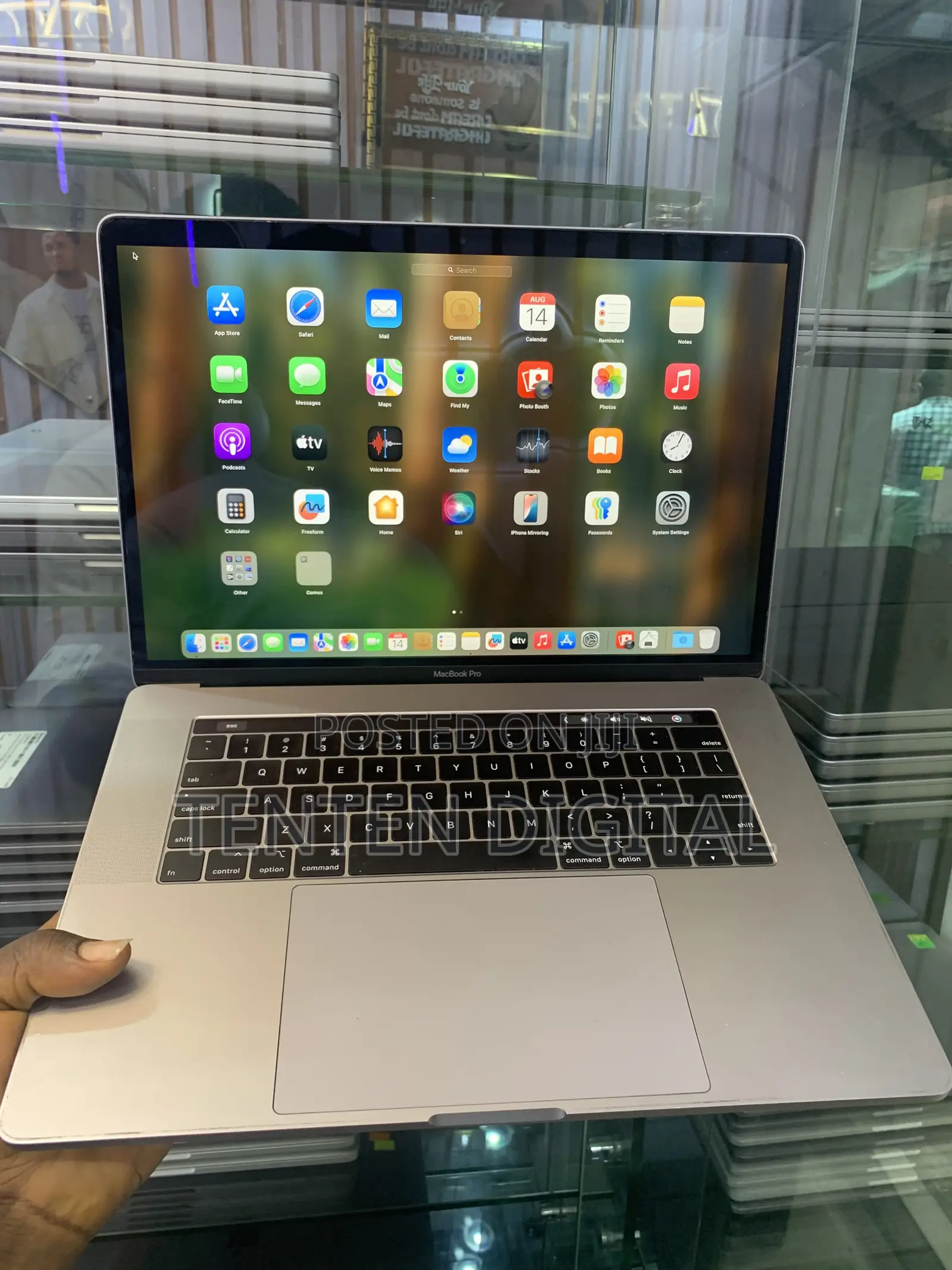 Laptop Apple MacBook Pro 2018 16GB Intel Core i9 SSD 512GB
