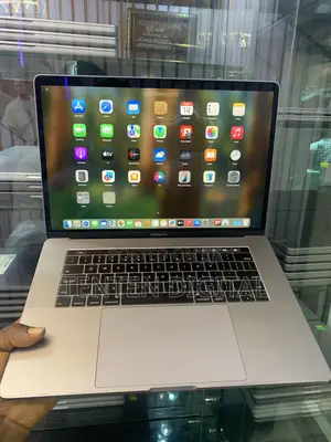 Laptop Apple MacBook Pro 2018 16GB Intel Core i9 SSD 512GB