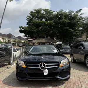 Mercedes-Benz C300 2016 Black