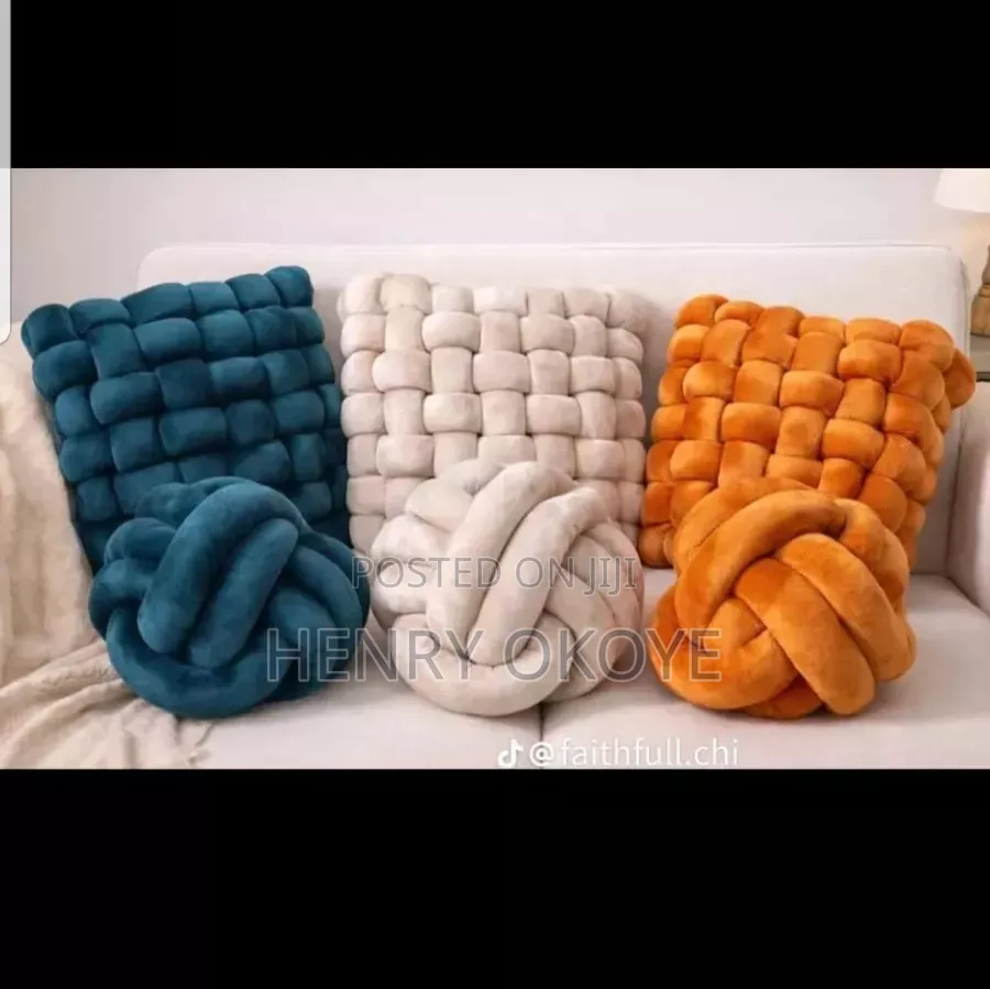 Knotted Pillows