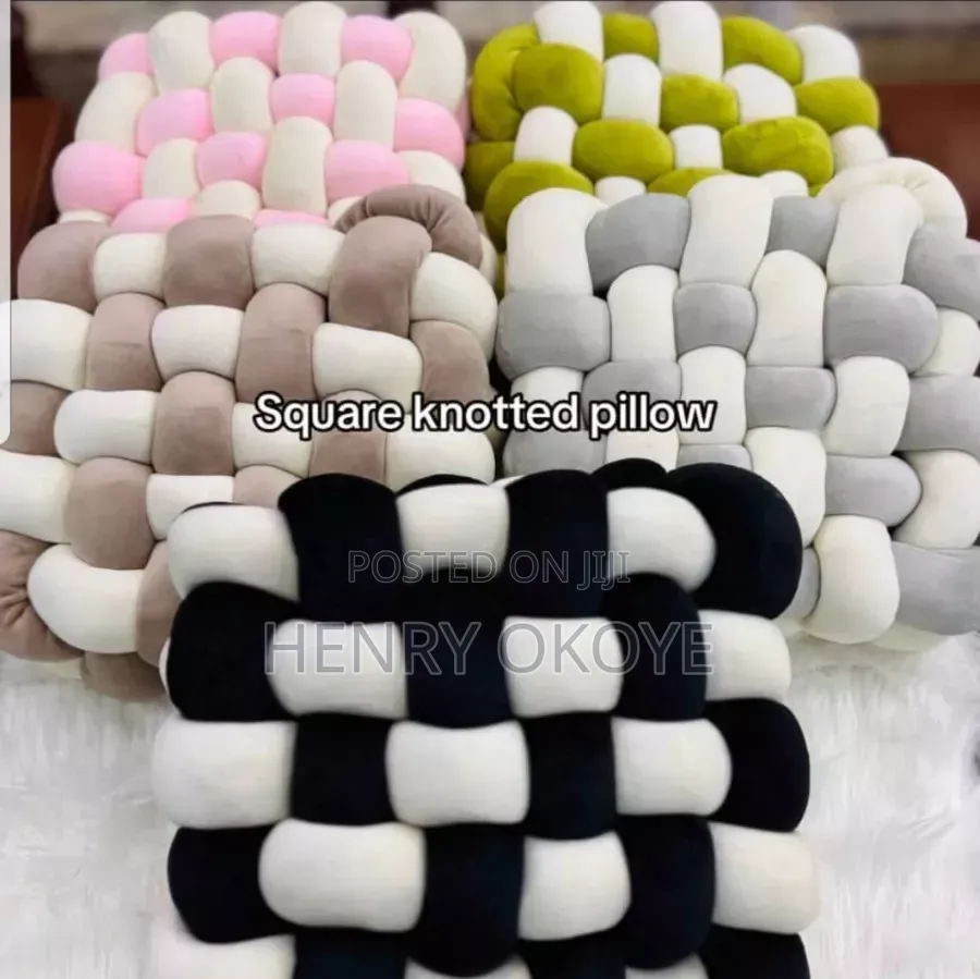 Knotted Pillows
