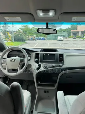 Toyota Sienna 2011 Gray