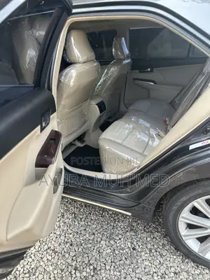 Toyota Camry XLE 4dr Sedan (2.5L 4cyl 6A) 2013 Gray