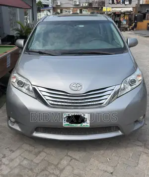 Toyota Sienna Limited 7 Passenger 2011 Gray