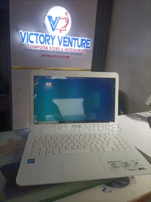 Laptop Asus E402SA 4GB Intel Celeron HDD+SSD 320GB