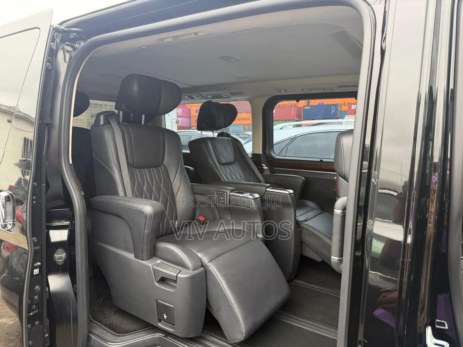 Toyota HiAce 2021 Black