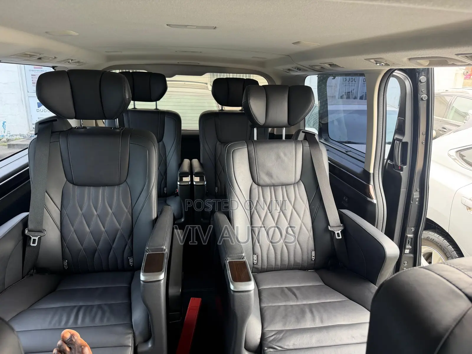 Toyota HiAce 2021 Black