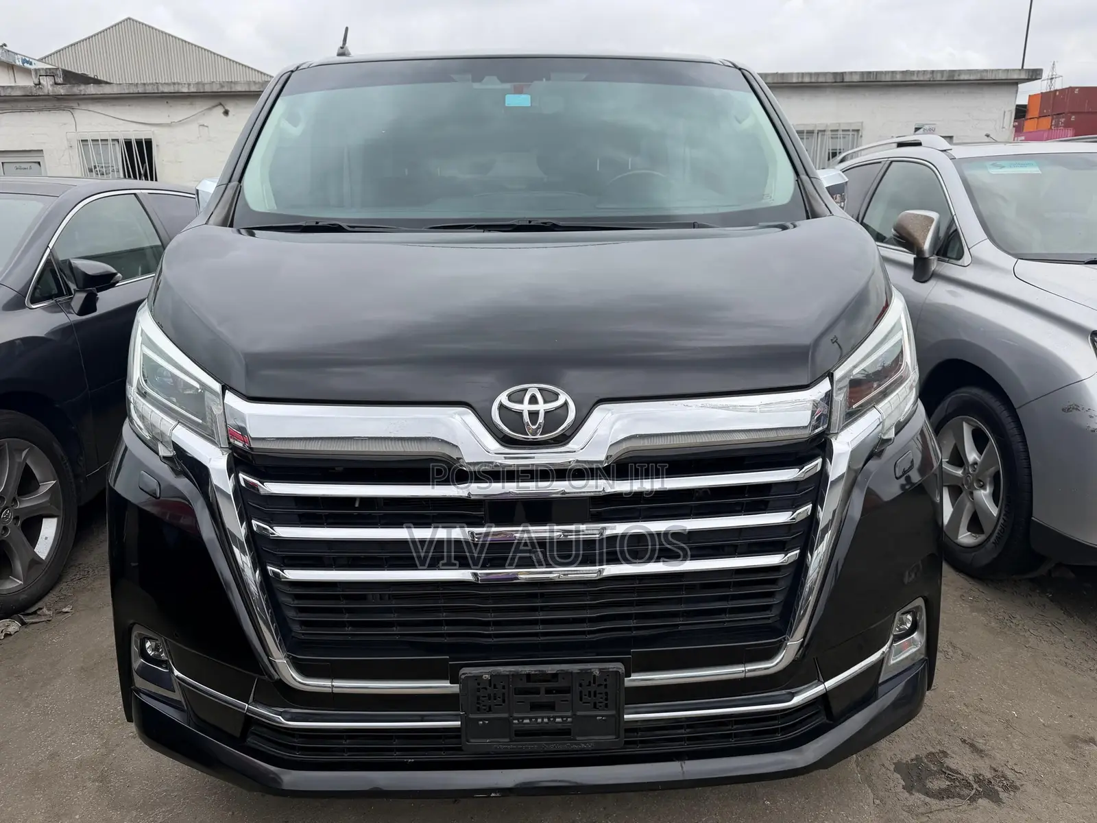 Toyota HiAce 2021 Black