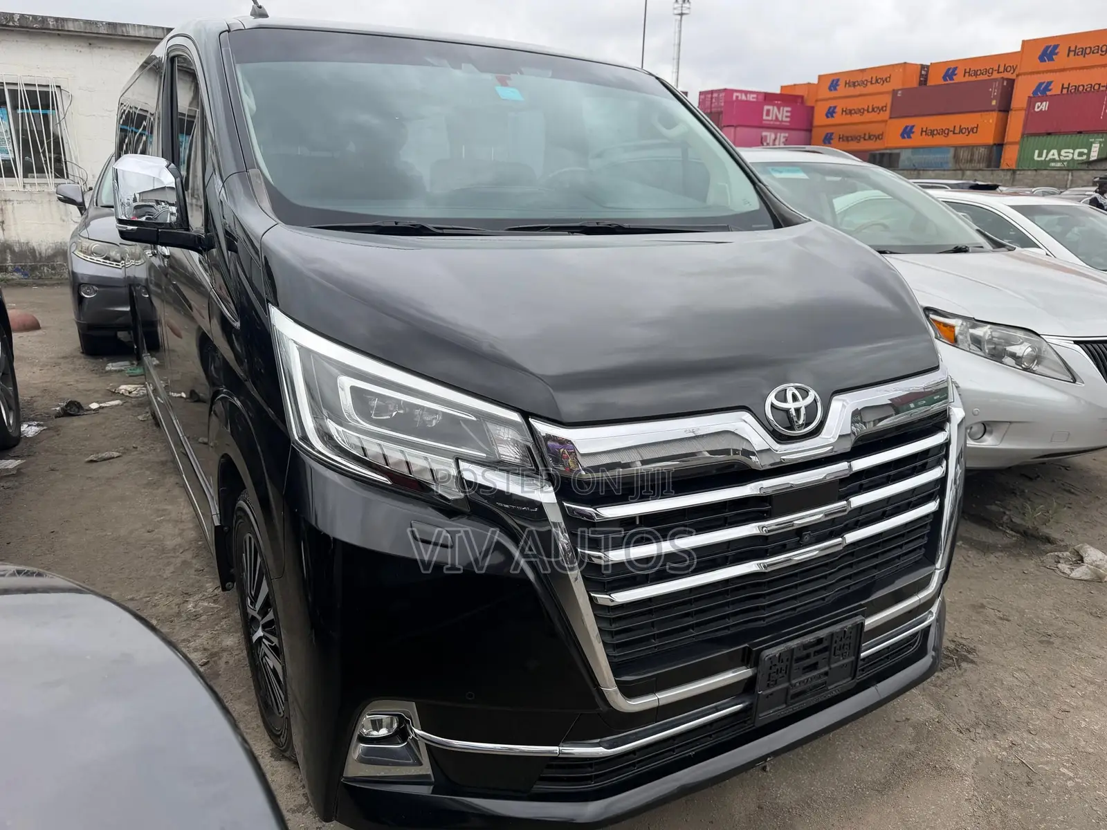 Toyota HiAce 2021 Black
