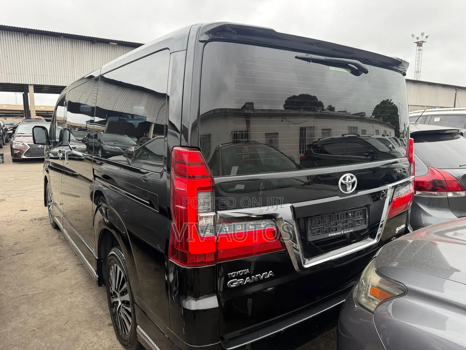 Toyota HiAce 2021 Black