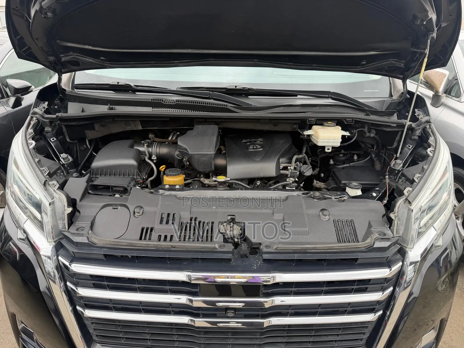 Toyota HiAce 2021 Black