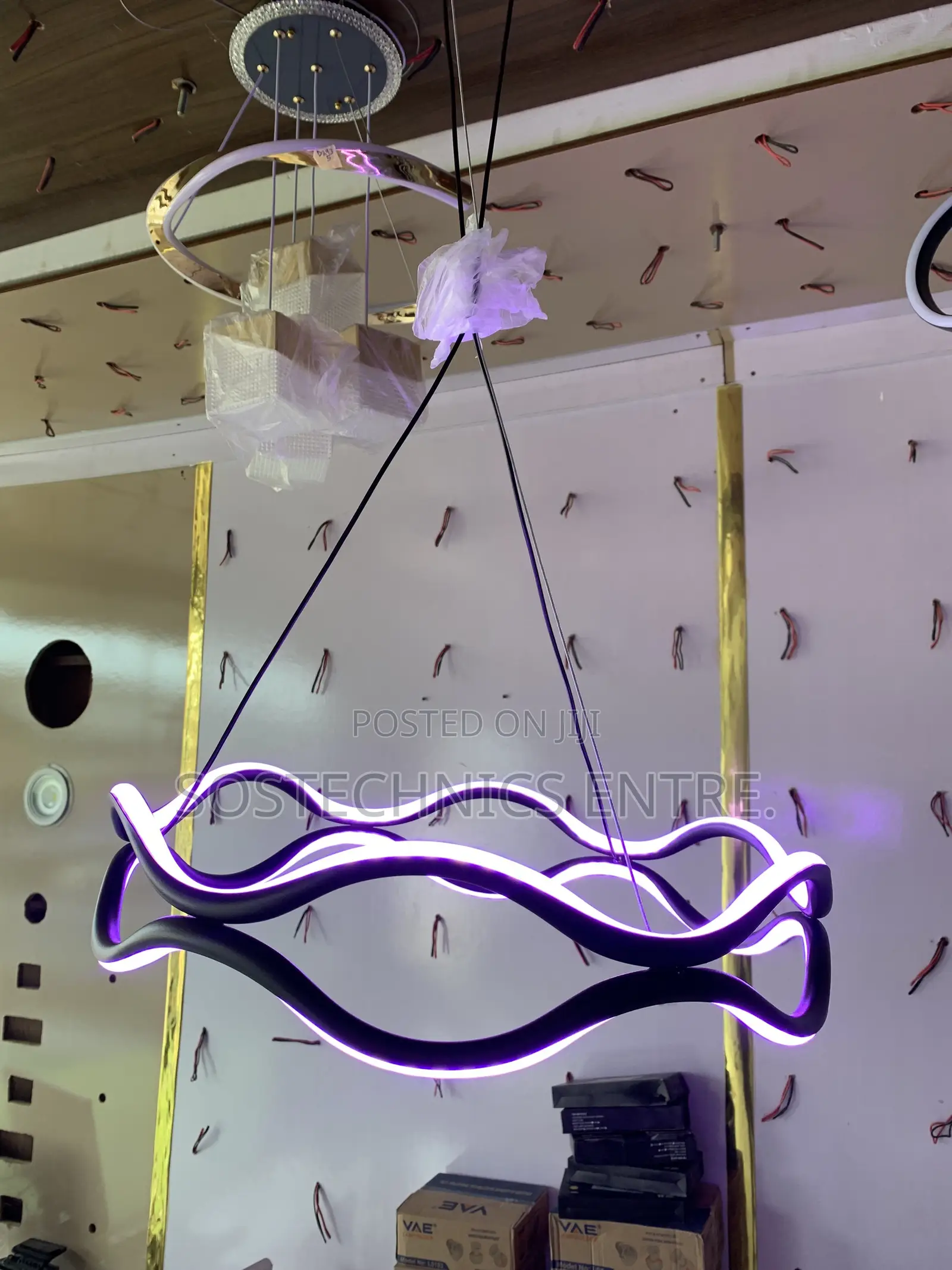 Modern Wavy LED Pendant Chandelier