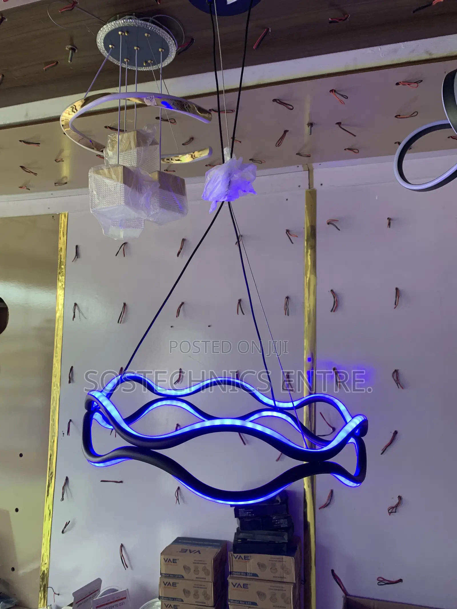 Modern Wavy LED Pendant Chandelier