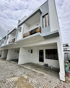 4bdrm Duplex in Ogombo for sale