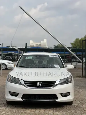Honda Accord Touring V-6 4dr Sedan (3.5L 6cyl 6A) 2014 White