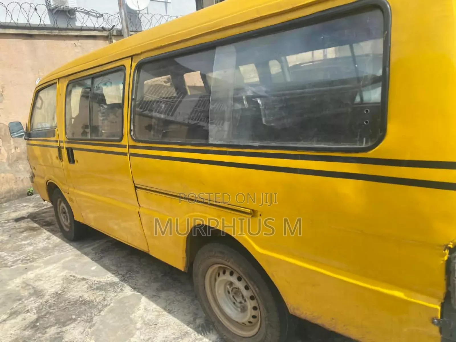 Mazda E2000 2000 Yellow
