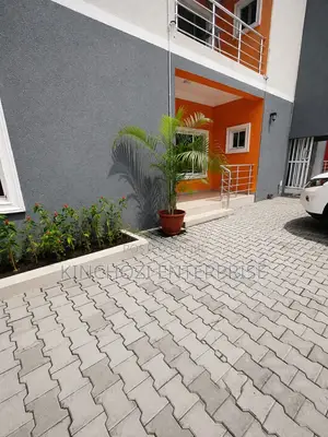 2bdrm Apartment in Lekki Enclave Estate for rent