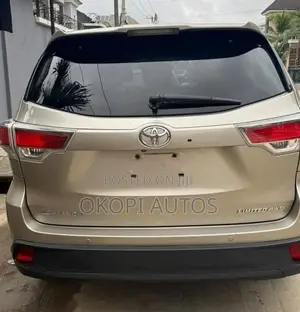Toyota Highlander 2016 Gold