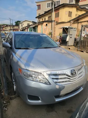 Toyota Camry 2011 Silver