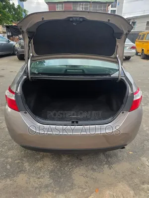 Toyota Corolla 2015 Gold