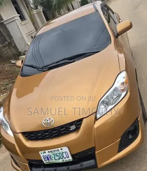 Toyota Matrix 2008 Gold