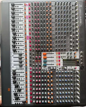 Behringer Xenyx XL2400 Mixing Mixer