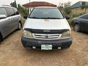 Toyota Sienna CE 2001 Silver