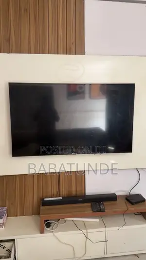 Maxi 55-Inch UHD Smart TV (Series D2010S / D2010)
