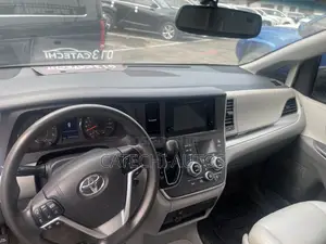 Toyota Sienna 2015 Gray