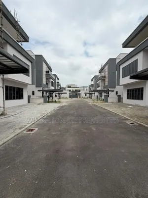 6bdrm Duplex in Katampe for sale