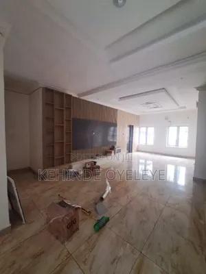 2bdrm Block of Flats in Ilasan Apartment for rent