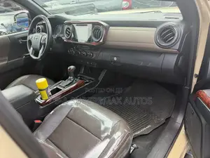 Toyota Tacoma Limited 2017 Gold