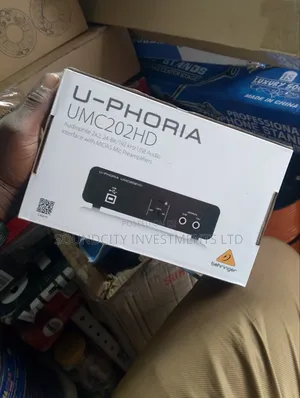 Behringer U-Phoria UMC-202HD Soundcard.