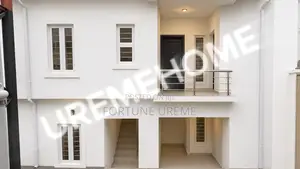 1bdrm Penthouse in Greenfield Estate, Okota for rent