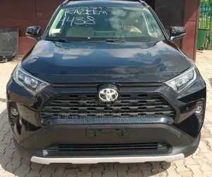 Toyota RAV4 Limited 2021 Matt Black