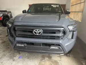 Toyota Tacoma Limited Double Cab 4WD 5.0 ft. SB 2025 Gray