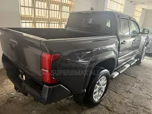 Toyota Tacoma Limited Double Cab 4WD 5.0 ft. SB 2025 Gray