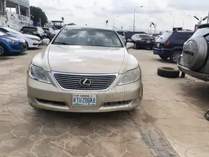 Lexus LS 2007 Gold