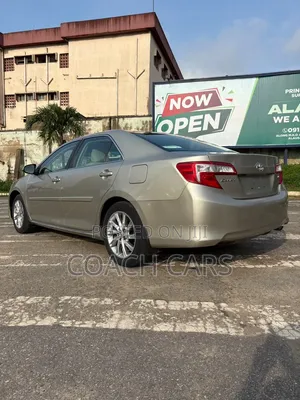 Toyota Camry 2014 Gold