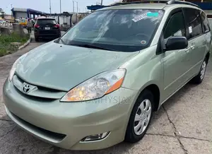 Toyota Sienna CE AWD 2009