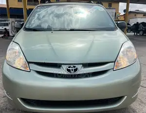 Toyota Sienna CE AWD 2009