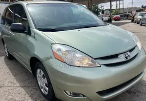 Toyota Sienna CE AWD 2009