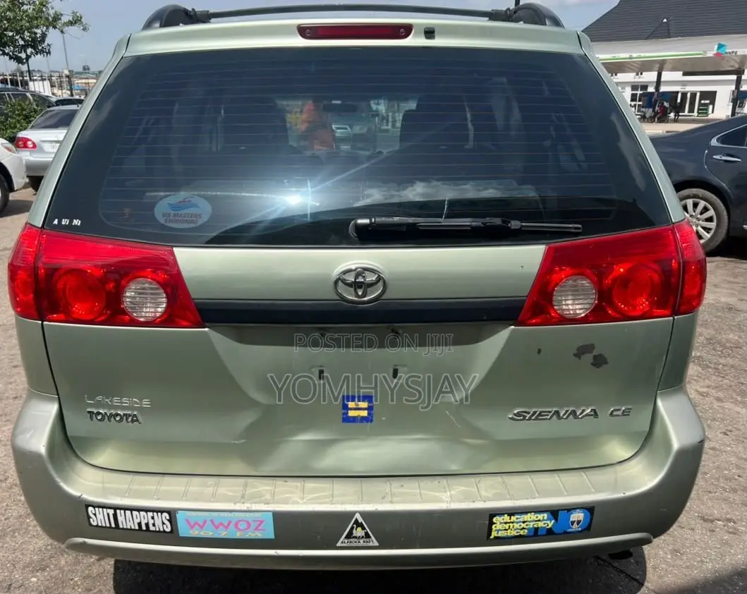Toyota Sienna CE AWD 2009