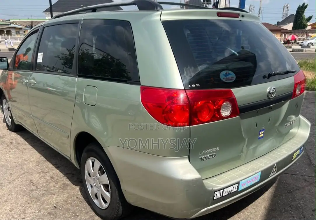 Toyota Sienna CE AWD 2009