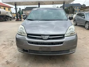 Toyota Sienna XLE Limited AWD (3.3L V6 5A) 2004 Gray
