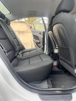 Hyundai Elantra 2017 White