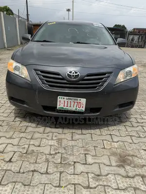 Toyota Camry LE 4dr Sedan (2.4L 4cyl 5A) 2009 Gray