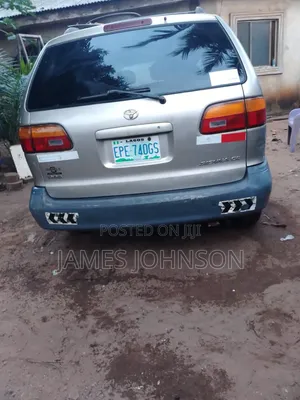 Toyota Sienna 2000 Brown