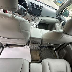 Toyota Highlander Base 2010 Red