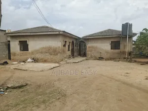 14bdrm Bungalow in Ayobo for sale